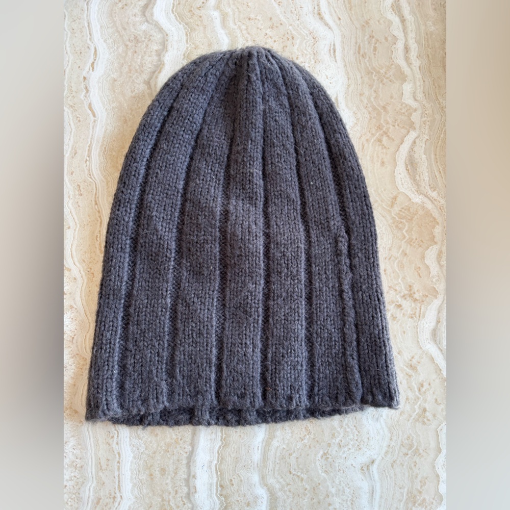 UNISEX DARK GRAY RIBBED HAT/BEANIE